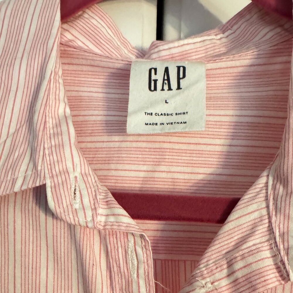 Gap button down classic shirt